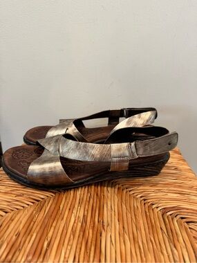Born Metallic Bronze Cross-Strap Slingback Sandals size 11/43